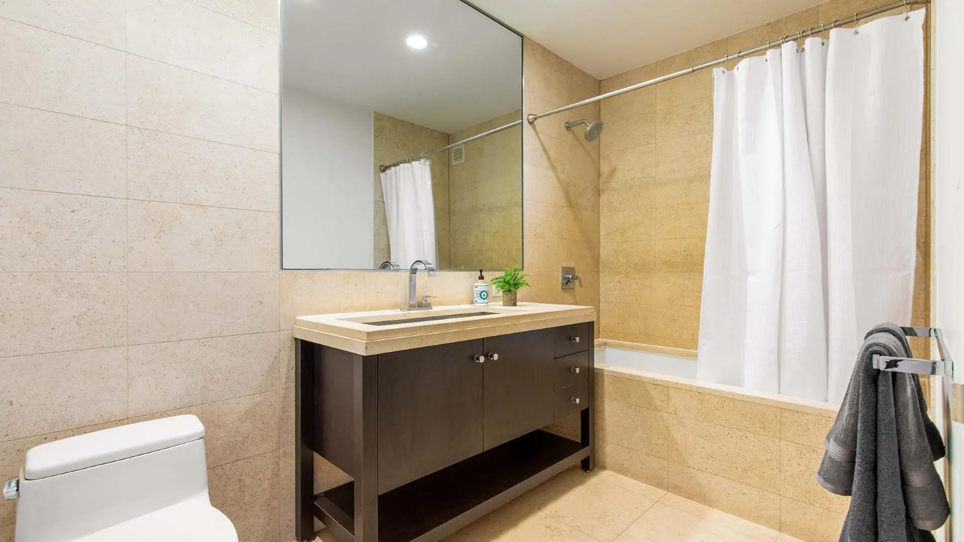 Marvelous Apartment In Midtown Manhattan Нью-Йорк Проживание в семье